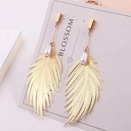 Leaf feathers earrings - with a pearlEarrings