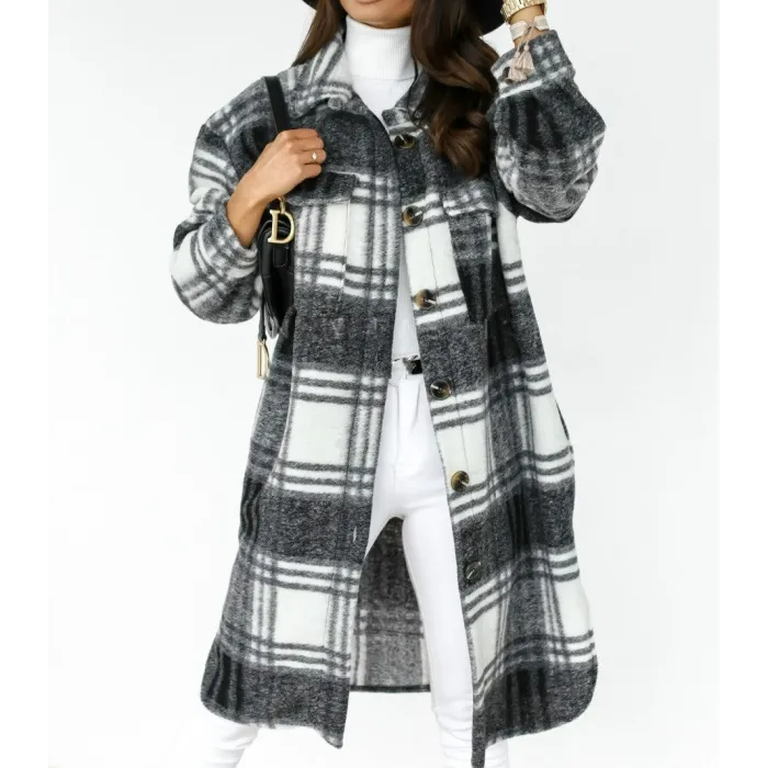 Fashionable plaid coat - with buttons / turn down collarJackets