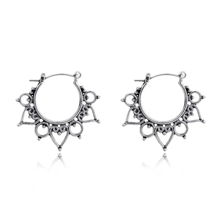 Vintage hollow flowers / hearts - round earringsEarrings
