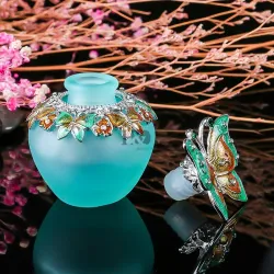 Vintage glass perfume bottle - crystal butterfly - 30mlPerfumes