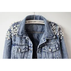 Short denim jacket - with decorative pearlsJackets