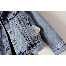 Short denim jacket - with decorative pearlsJackets