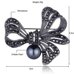 Crystal flower brooch - with black pearlBrooches