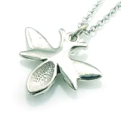 Crystal bee - necklaceNecklaces
